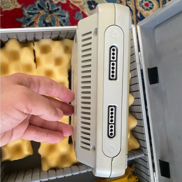 Super Famicom (Japanese SNES) - Picture 2 of 3